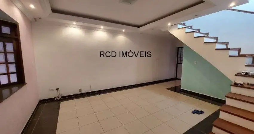 Casa / Sobrado à venda no Parque Ipê: 3 quartos (3 suítes), 5 banheiros, 2 vagas, quintal grande, churrasqueira, edícula, 176m²!
