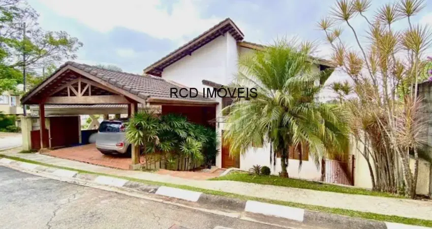 Venda de Casa em Condomínio de Luxo em Cotia-SP - 4 quartos, 4 suítes, 2 salas, 4 banheiros, 2 vagas de garagem - 325,00 m² de área - Imperdível!