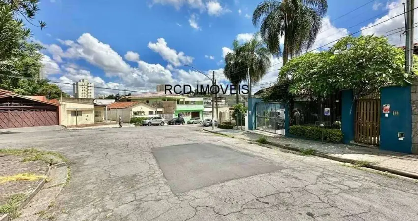 Imperdível! Casa à venda em São Paulo-SP, Jardim Jussara: 4 quartos, 2 suítes, 1 sala, 4 vagas de garagem, 228m². Confira!
