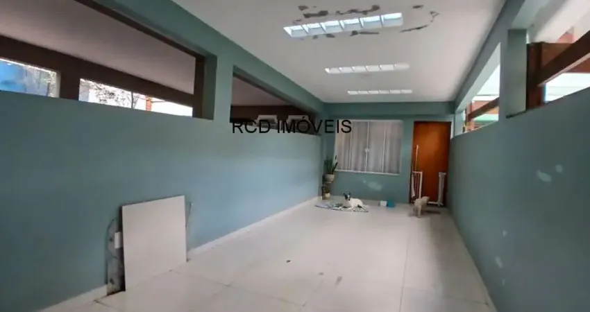 Aluguel de Casa de Luxo com 3 Quartos e 1 Suíte no Jardim Ester, São Paulo-SP: 4 Banheiros, 2 Vagas e 170m² de Área
