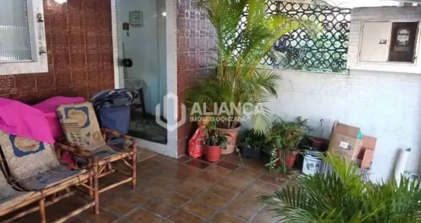 Sobrado com 3 dormitórios à venda, 123 m² por R$ 350.000,00 - Vila São Jorge - São Vicente/SP
