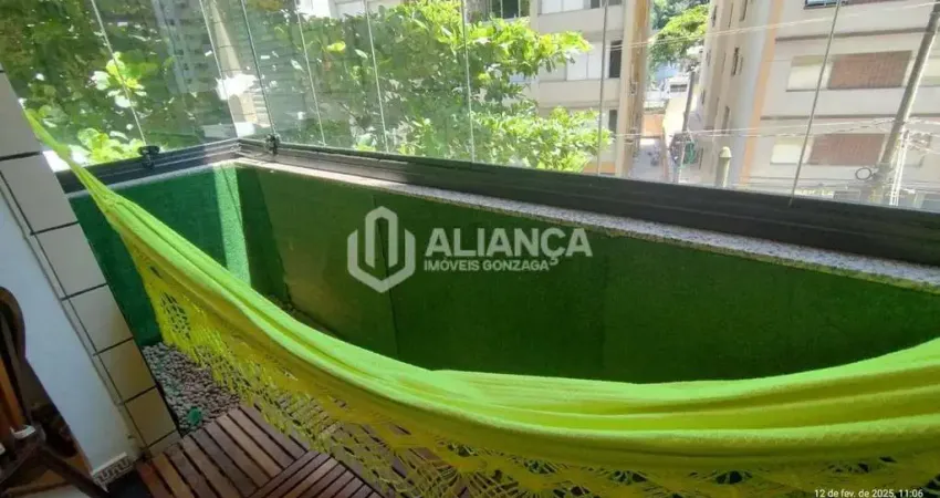 Apartamento de 2 Dormitórios com sacada a 1 Quadra da praia
