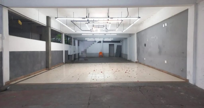 Ponto comercial com 1 sala para alugar na Travessa Oscar Pontes, 1, Água de Meninos, Salvador