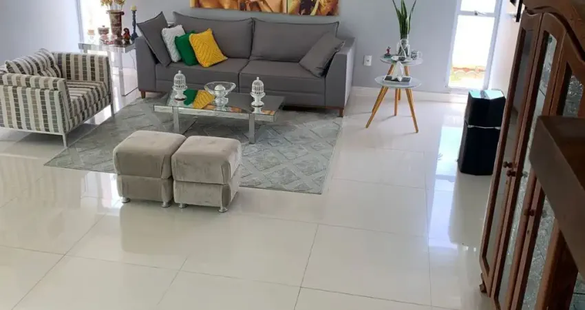 Casa em condomínio fechado com 5 quartos à venda na Av. Humaitá, 1, Guarajuba, Camaçari