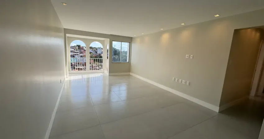 Apartamento 3/4, suíte e closet, 110m2, garibaldi, ondina. completamente reformado