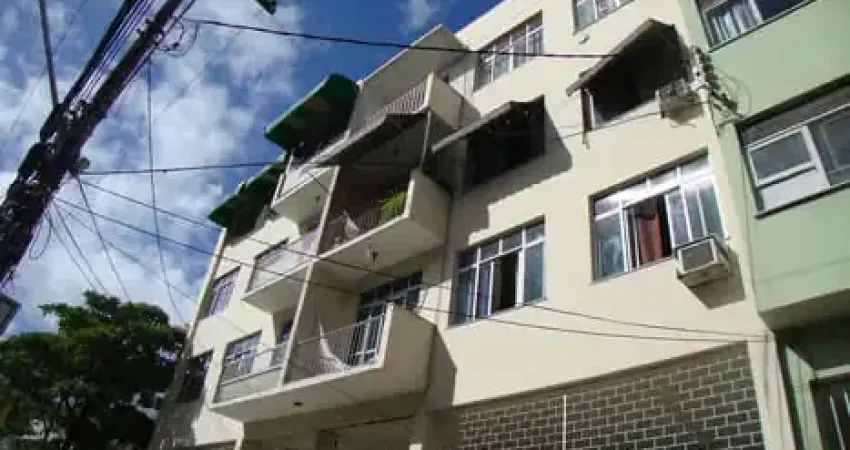 Apartamento 2/4 com dependênica e 1 vaga de garagem no coração da Pituba