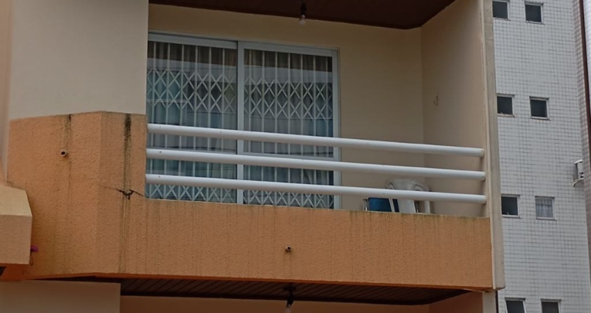 APTO DUPLEX EM ÓTIMA LOCALIZAÇÃO