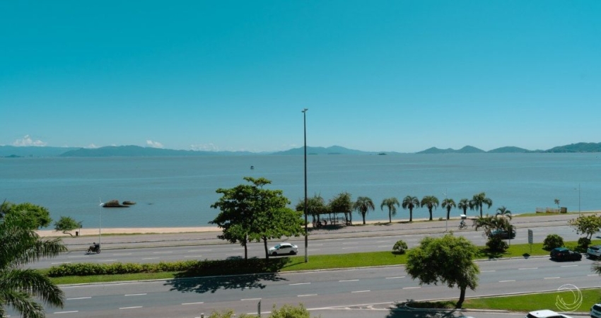 Apartamento de 208m² com 4 quartos sendo 1 suíte frente beira mar