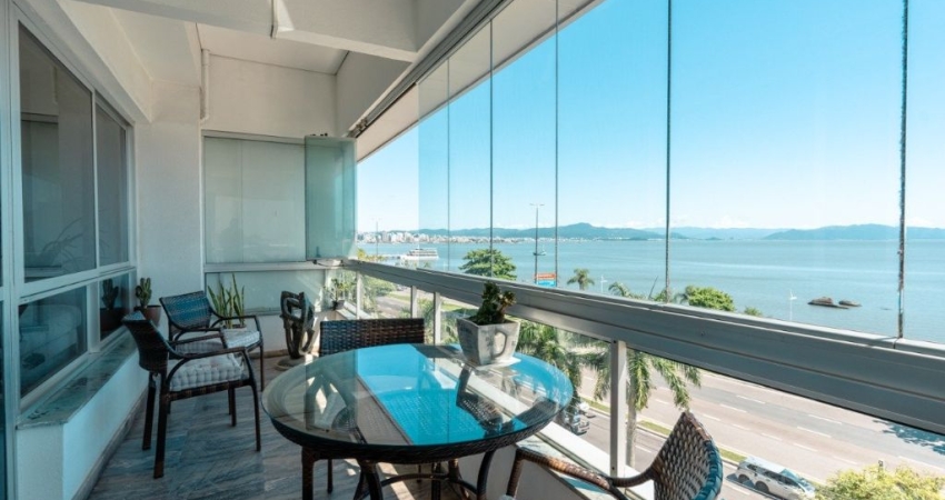 Apartamento de 208m² com 4 quartos sendo 1 suíte frente beira mar