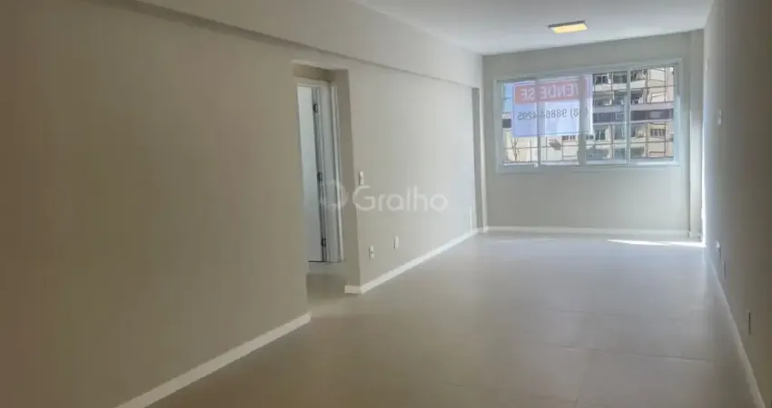 Apartamento totalmente reformado – 2 suítes + 1 demi-suíte – centro de florianópolis