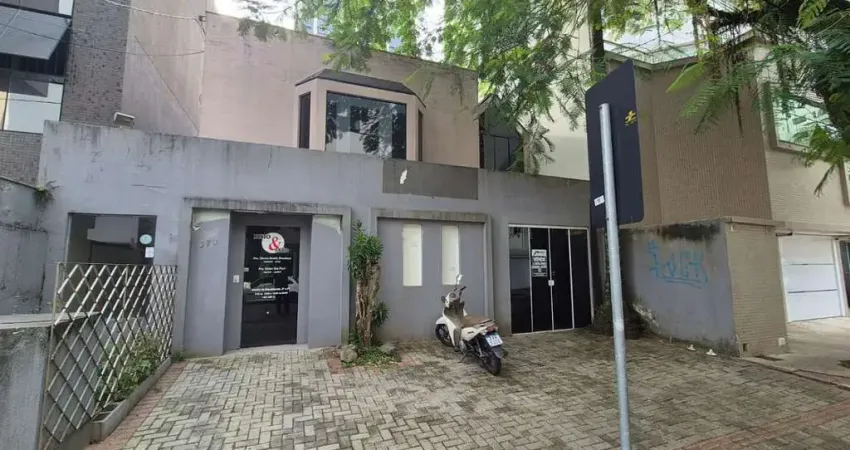 &amp;#127970; Casa Comercial – Centro de Balneário Camboriú/SC
