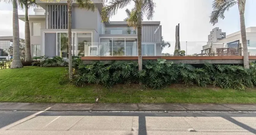 &amp;#127969; Viva o Luxo e a Natureza em Condomínio de Alto Padrão - Praia Brava, Itajaí!