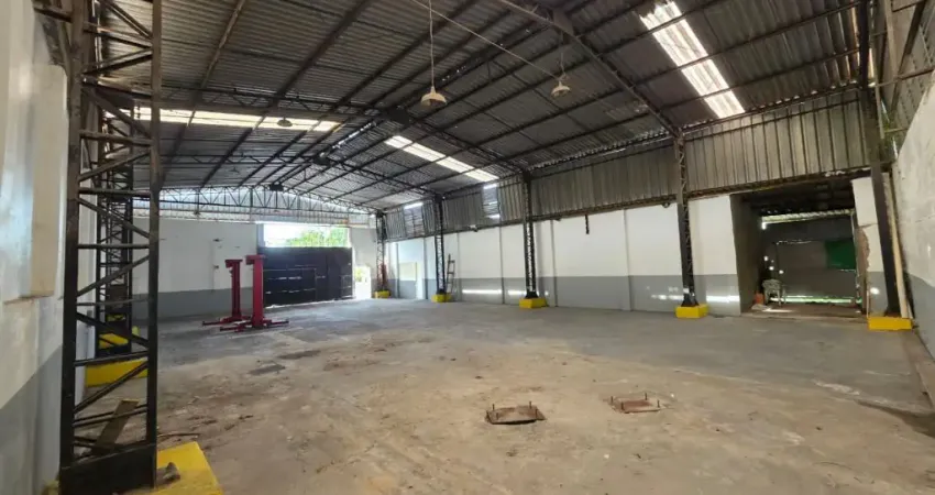 EXCELENTE GALPÃO COM PÉ DIREITO  ALTO, 450m2 - WHATSAPP 929 8144-1596