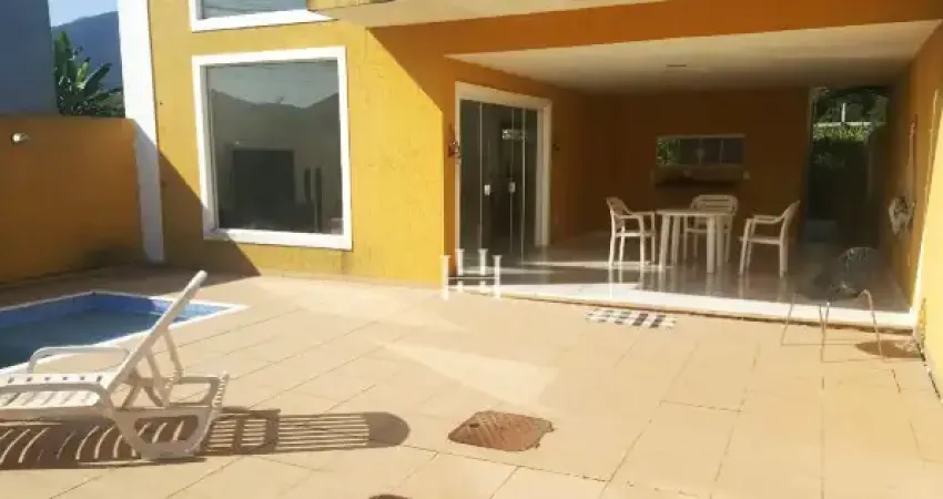 Casa em condomínio fechado com 3 quartos para alugar na Rua Ciro Aranha, Vargem Pequena, Rio de Janeiro