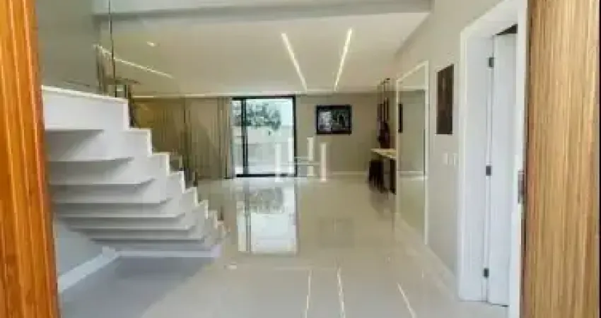 Casa em condominio para venda e locação, 5 suítes, 3 vagas, 380 m²
