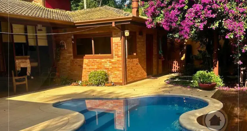 CASA À VENDA COM 350 M² | 3 QUARTOS | 1 SUÍTE | 4 BANHO | 2 VAGAS | SERRA DA CANTAREIRA!