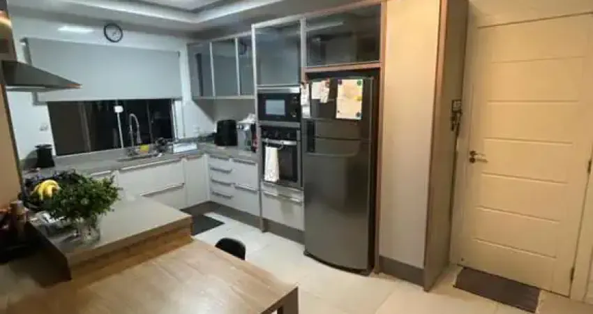 Casa para Venda em Camboriú, Centro, 3 dormitórios, 1 suíte