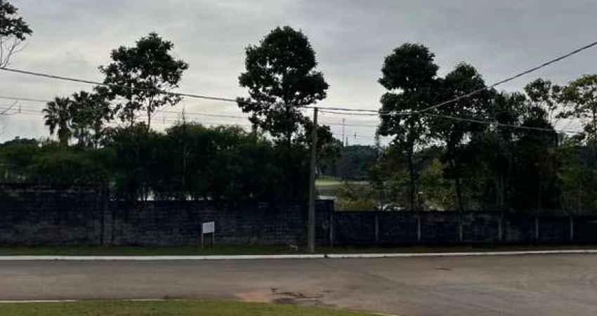 Terreno no Condomínio Evidence, com 772m² para vc construir a casa dos seus sonhos