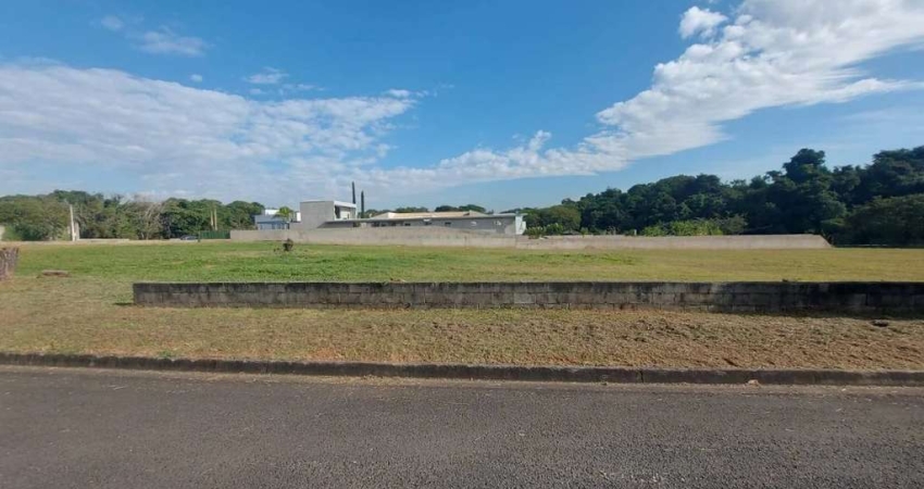 Belíssimo terreno com 1.120 m² no Cond. Villa Toscana
