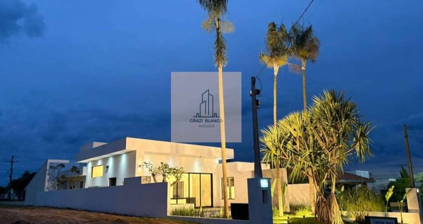 Casa no Condomínio Ninho Verde II, com 3 quartos, mobiliada.