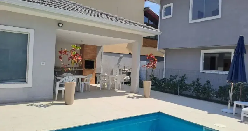 Casa com 3 suítes em piratininga dentro de um mini condomínio