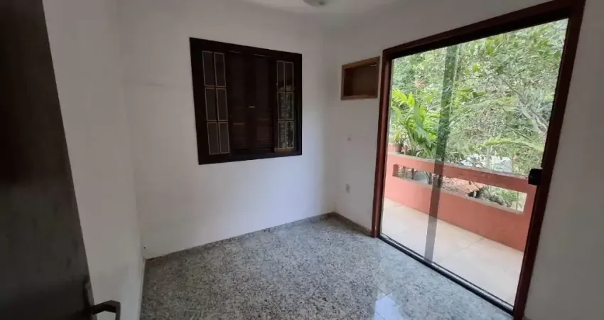 Casa de 4 quartos, situada em condomínio com clima de montanha