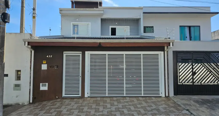 Linda casa com 4 dormitorios sendo 1 suite no jardim panorama em salto sp