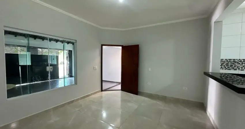 Linda casa com 2 dormitorios sendo 1 suite no jardim nair maria em salto sp
