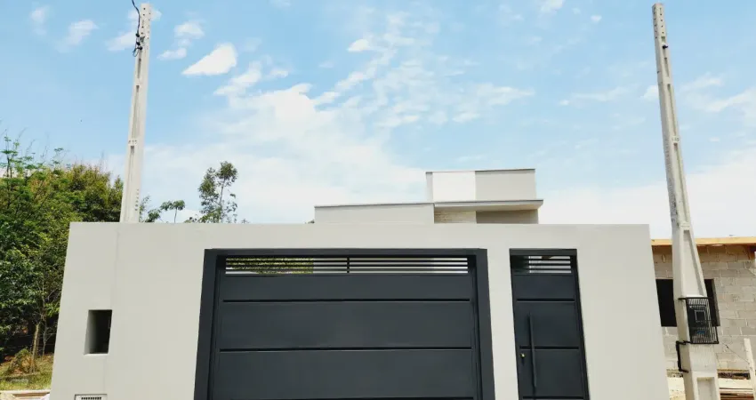 Linda casa com 2 dormitorios sendo 1 suite e piscina no jd novo sao pedro em salto sp