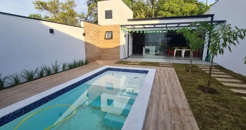 Linda casa com 3 dormitórios sendo 1 suíte no condomínio picolino em salto sp