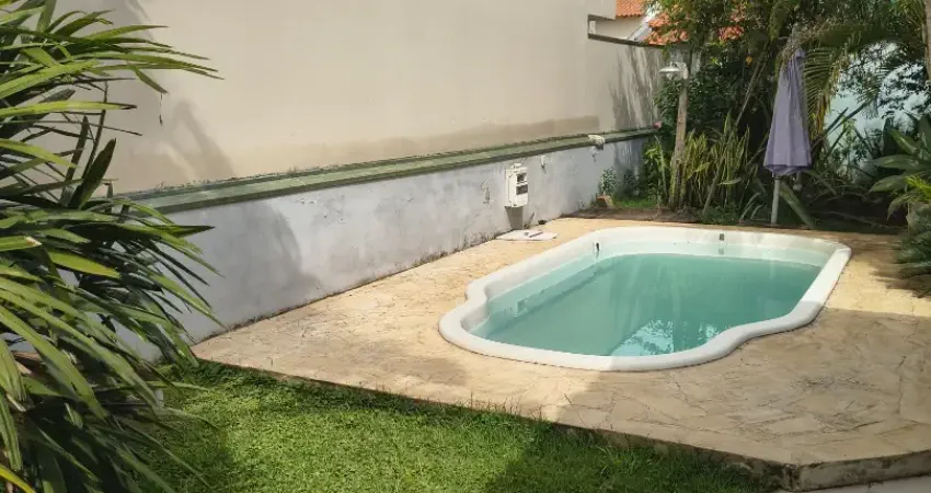 Casa com 2 dormitórios e piscina no jardim porto seguro em salto sp