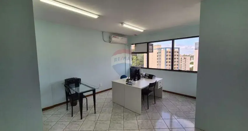 GUIZZARD CENTER SALAS COMERCIAIS CONJUGADAS DE 40M² CADA UMA