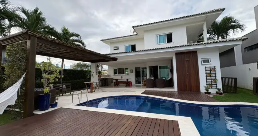 Belíssima Casa à Venda – Alphaville Litoral Norte 1 Valor: R$ 2.500.000