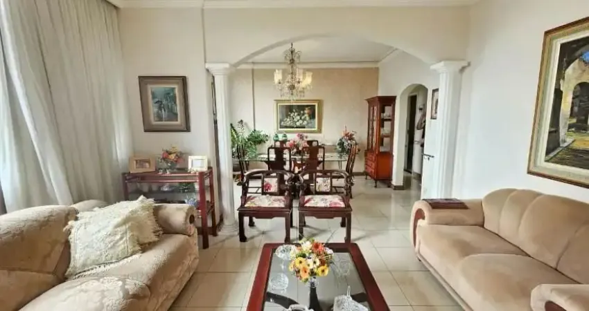 Oportunidade no Jardim Bahia – Amplo Apartamento 2/4 com Potencial para 3 Quartos!