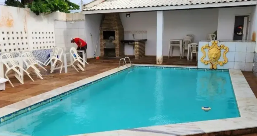 Alugo Village Exclusivo na Praia do Flamengo – Apenas 30m do Mar!