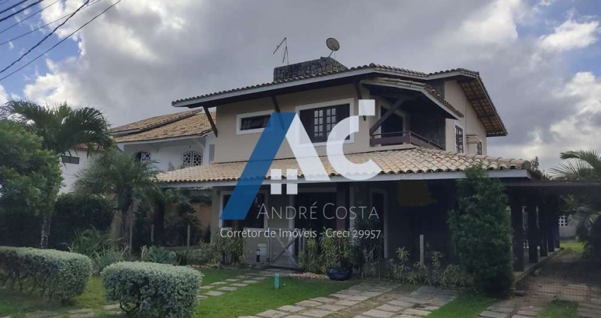 Aluguel Casa Alto Padrão em Condomínio Fechado com 4/4 em Piatã