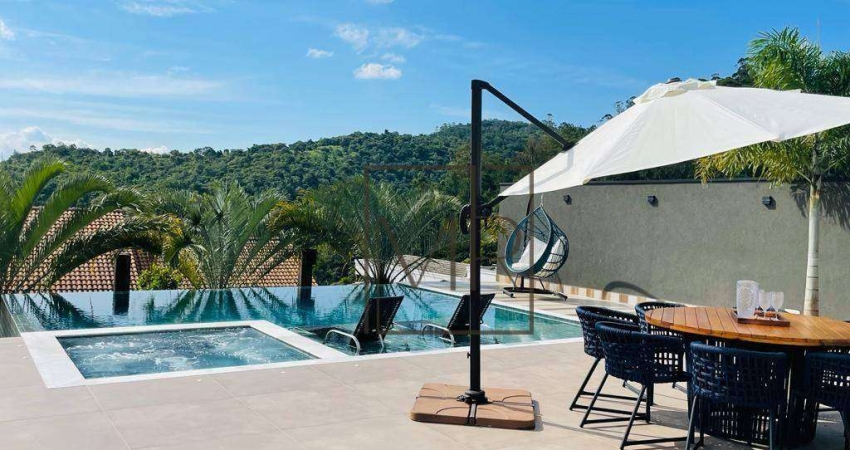 Casa de Alto padrão, à venda com 4 suítes, 600m² por R$ 5.350.000,00 no Condomínio Porto Atibaia.