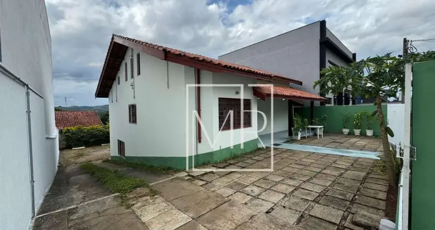 Casa com 7 dormitórios, 200 m² - venda por r$ 1.670.000,00 ou aluguel por r$ 6.981,33/mês - centro - atibaia/sp