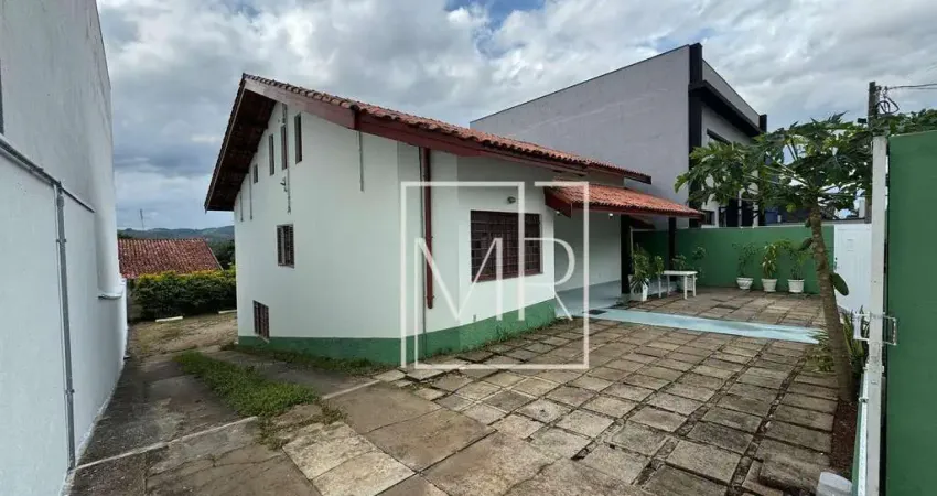 Casa com 7 dormitórios, 200 m² - venda por r$ 1.670.000,00 ou aluguel por r$ 6.981,33/mês - centro - atibaia/sp