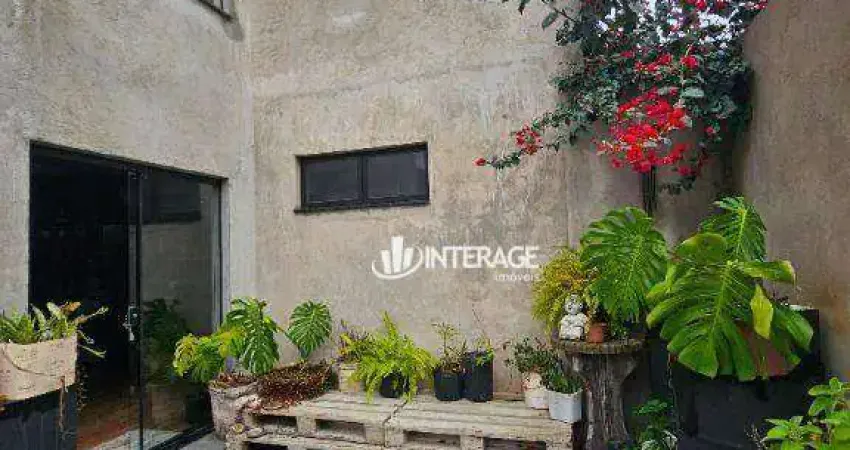 Sobrado com 2 Quartos para alugar, 102 m² por R$ 2.835/mês - Santa Felicidade - Curitiba/PR