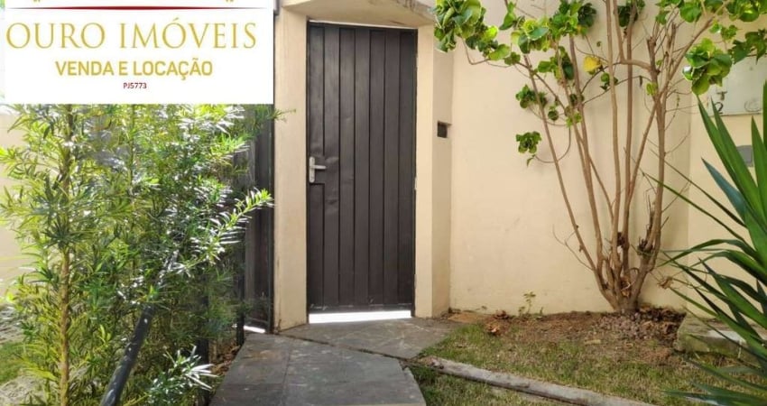 Excelente casa de 03 quartos com armários, 02 vagas independente