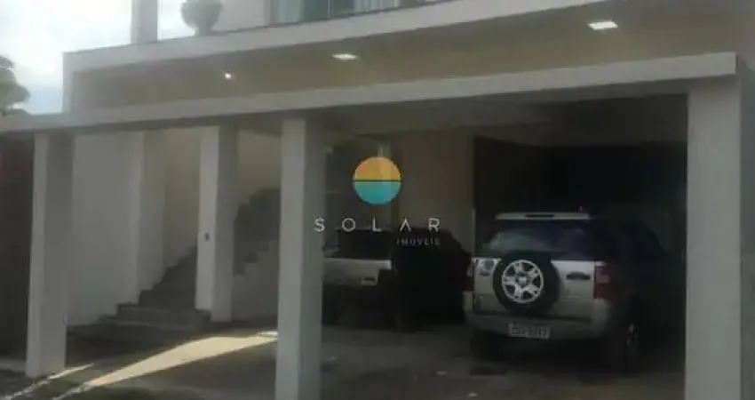 Sobrado 200m do mar com uma casa confortável de 2 dorm. + 01 suíte no piso superior, e no piso inferior uma ampla área comercial. Ref. 325
