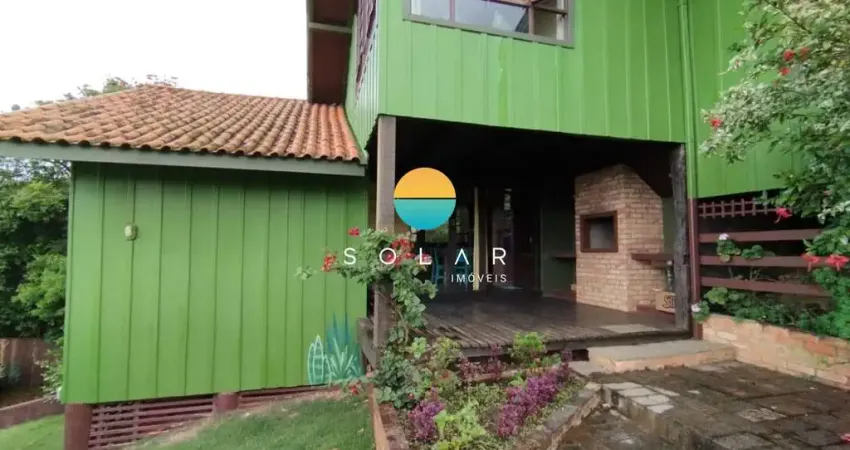 Casa Com Vista Ampla Para o Mar à Venda, com 3 dormitórios em um terreno de 980m², a aprox. 280m da Praia Grande em Penha/SC. Ref. 442