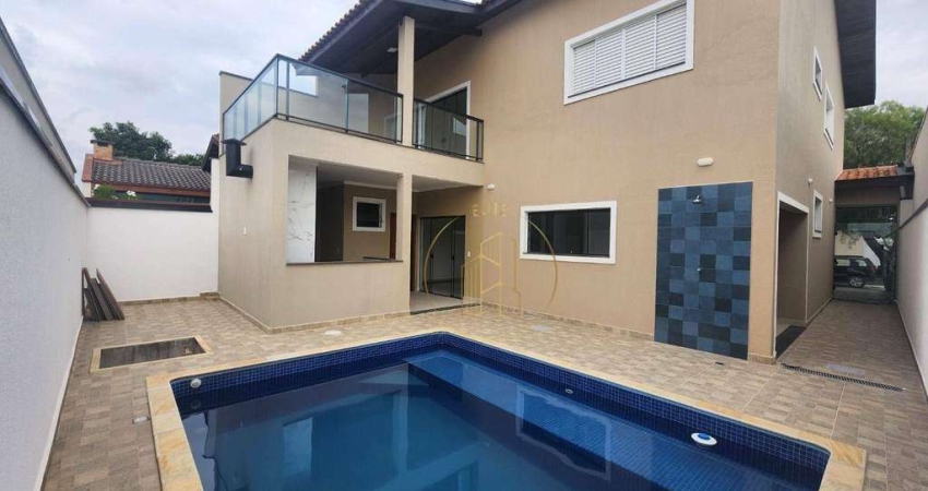 Sobrado com 5 dormitórios sendo 2 suítes e piscina privativa no Condomínio Pinheiros de Tremembe