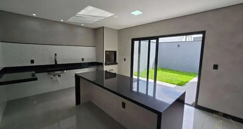 Casa térrea com quintal no condomínio ouroville em taubaté sp