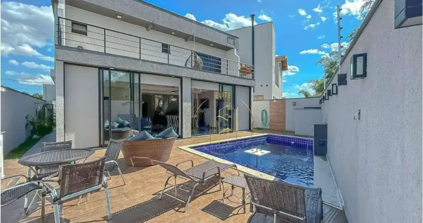 Sobrado com piscina e energia fotovoltaica no condomínio araucárias m