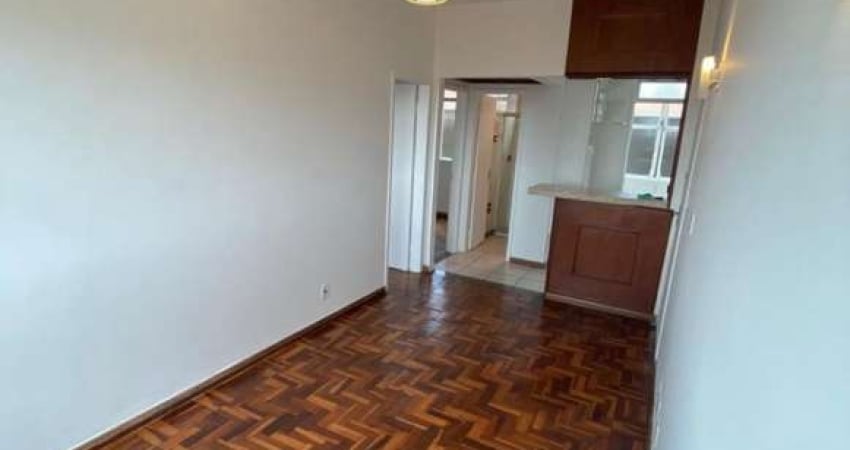 Apartamento á venda no Milionários em Prédio individual