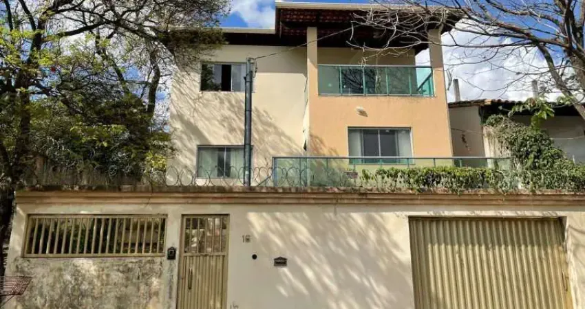 Casa com 4 quartos à venda na Avenida Manhuaçu, Niterói, Betim