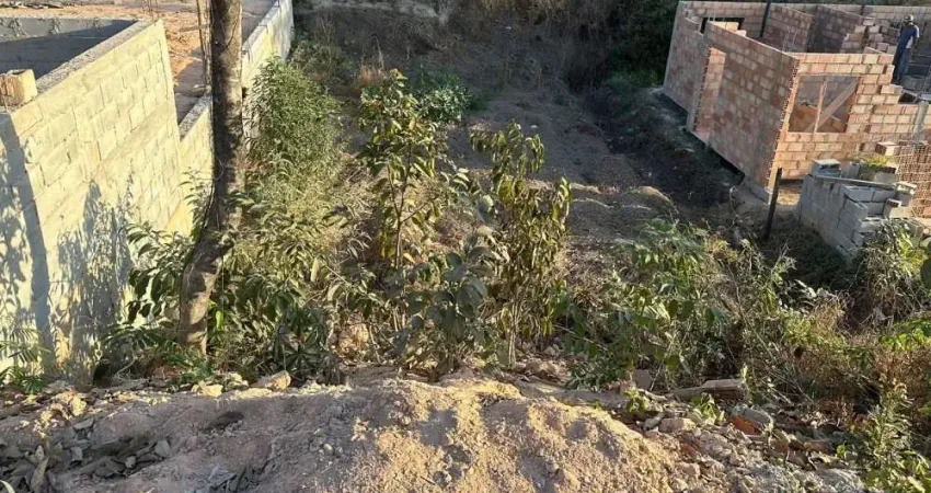 Terreno à venda na Rua Oitenta e Cinco, Tropical, Contagem