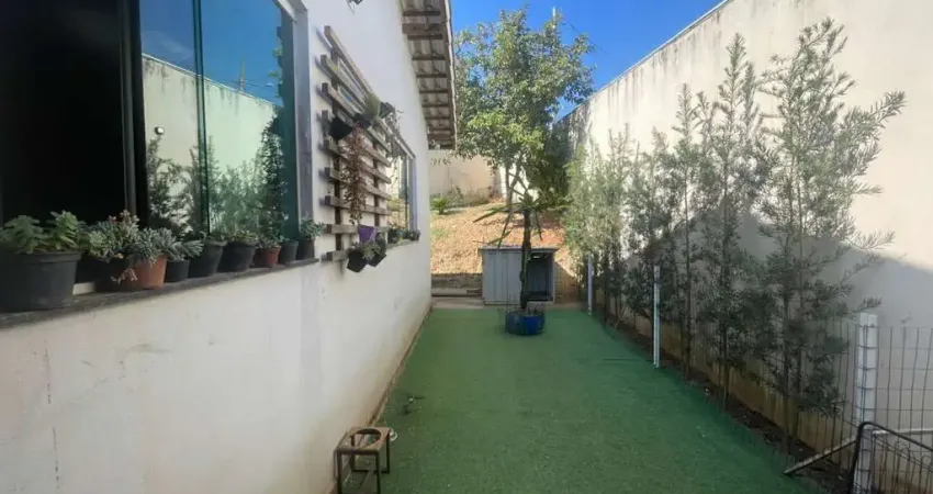 Casa com 3 quartos à venda na rua 18, Santa Rosa, Sarzedo
